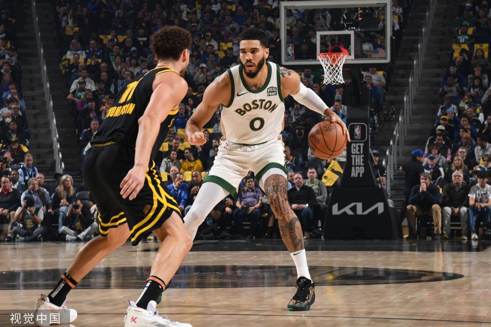 半场战报：埃弗顿2-0南安普顿，恩迪亚耶双响，贝托两球被吹.